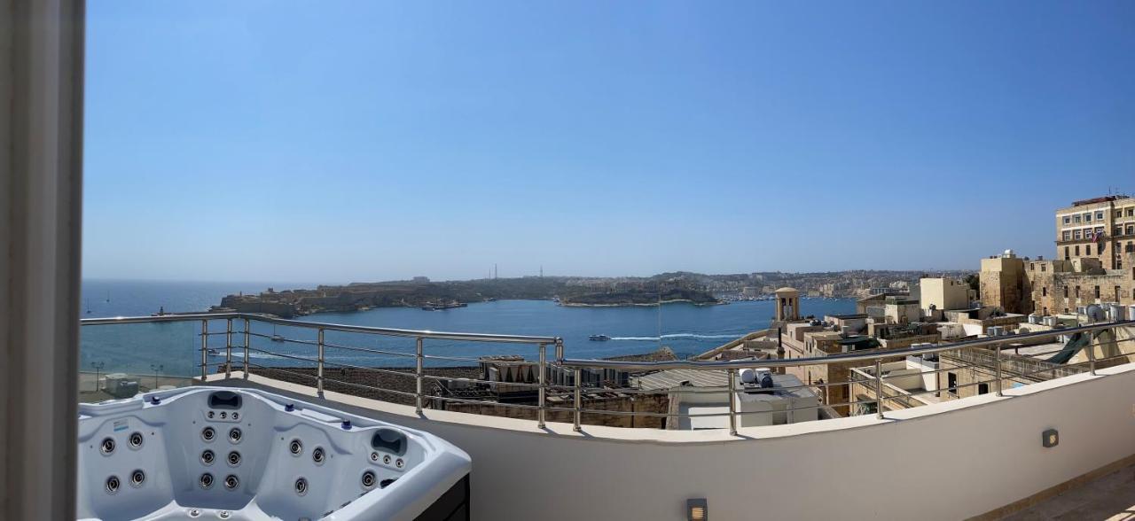 Valletta Luxury 4-Bedroom Duplex With Stunning Sea Views Private Terrace And Jacuzzi Екстериор снимка