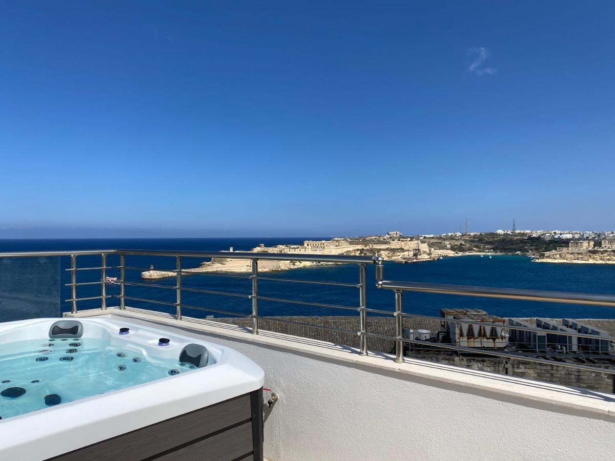 Valletta Luxury 4-Bedroom Duplex With Stunning Sea Views Private Terrace And Jacuzzi Екстериор снимка