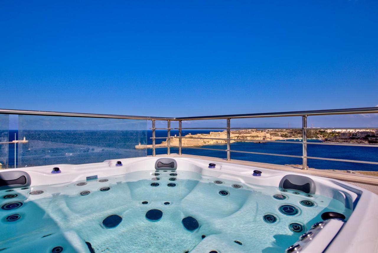 Valletta Luxury 4-Bedroom Duplex With Stunning Sea Views Private Terrace And Jacuzzi Екстериор снимка